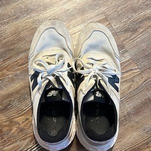 New Balance tennis shoes